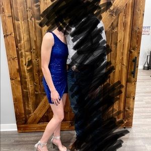 00 La Femme homecoming dress